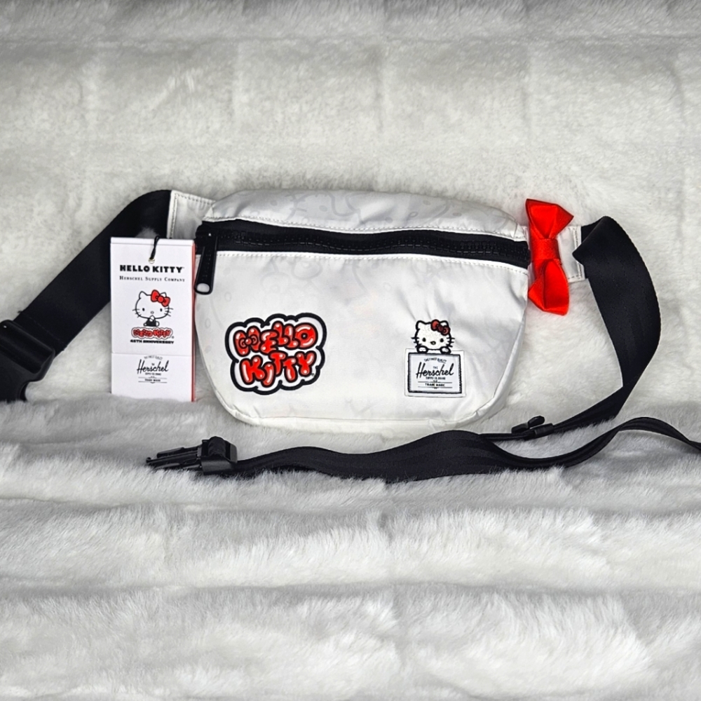 HELLO KITTY Herschel FannyPack